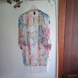 NWT beautiful Sheer With Fringe..